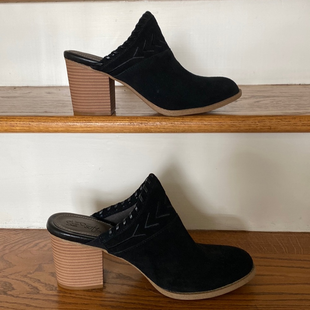 EuroSoft by Sofft Black Suede Slip-On Mules / Size 8 1/2 M / Like New Condition